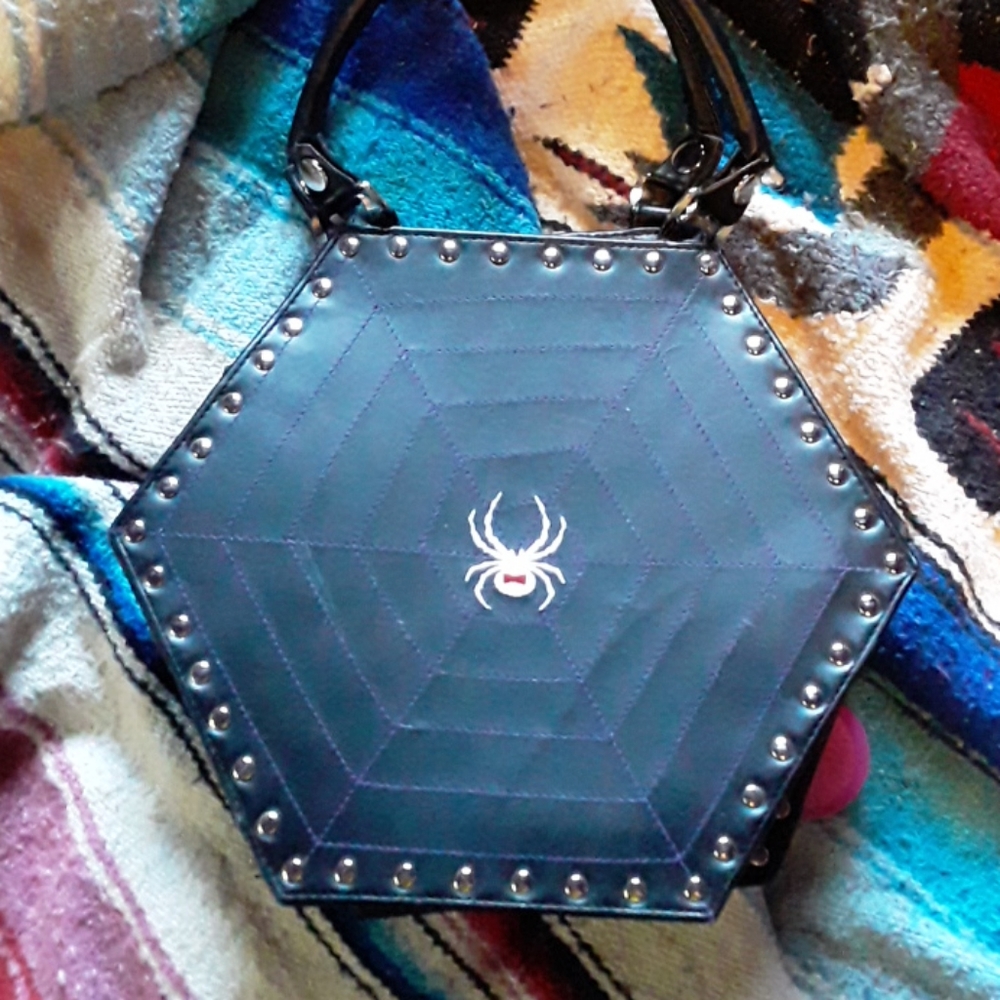 Spider hand bag